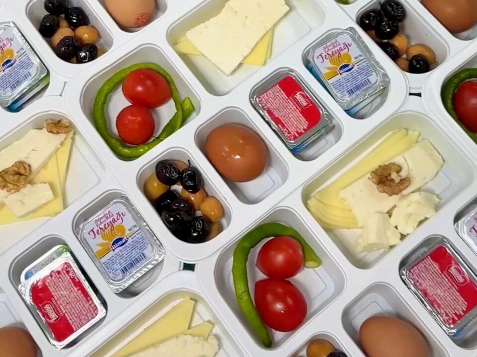 Tabldot Kahvaltı Tabağı Nedir? İçeriğinde Neler Bulunur?